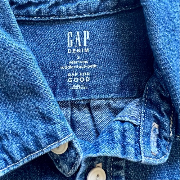 2 for $10/Gap Short Sleeve Denim Button-Up Shirt - Picture 4 of 8